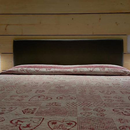 Hotel Garnì Nès Crépes Pozza di Fassa Exterior foto