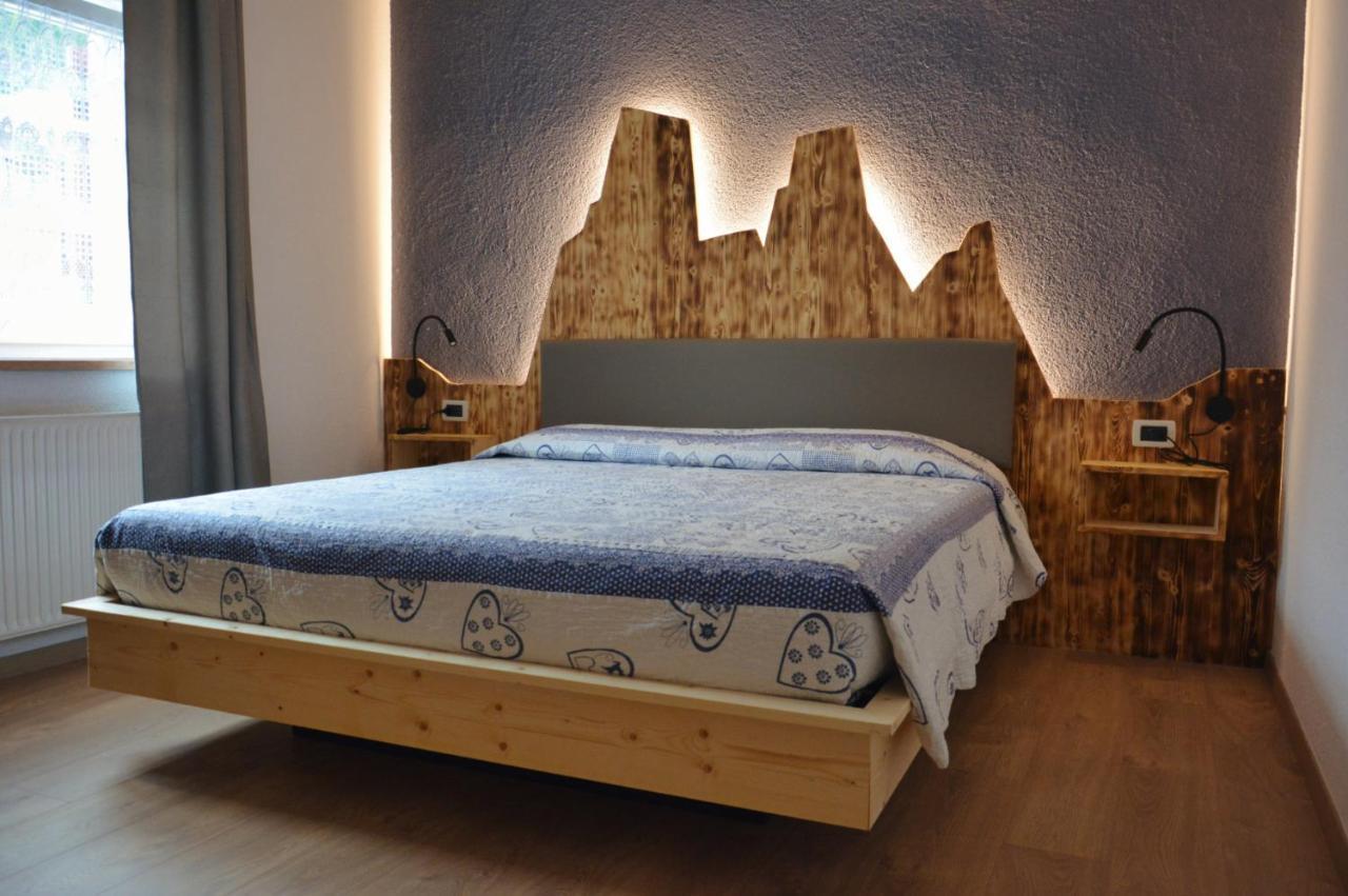 Hotel Garnì Nès Crépes Pozza di Fassa Exterior foto
