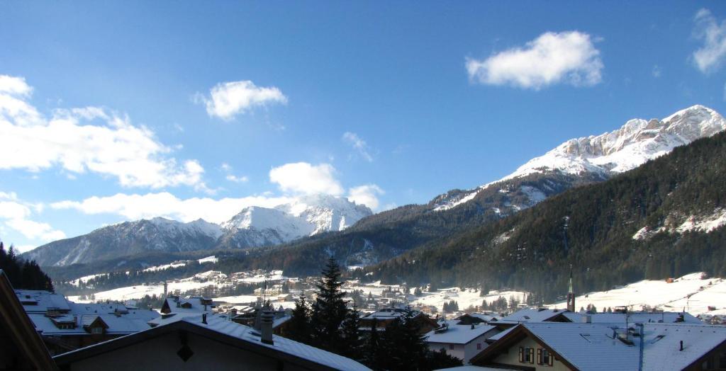 Hotel Garnì Nès Crépes Pozza di Fassa Habitación foto