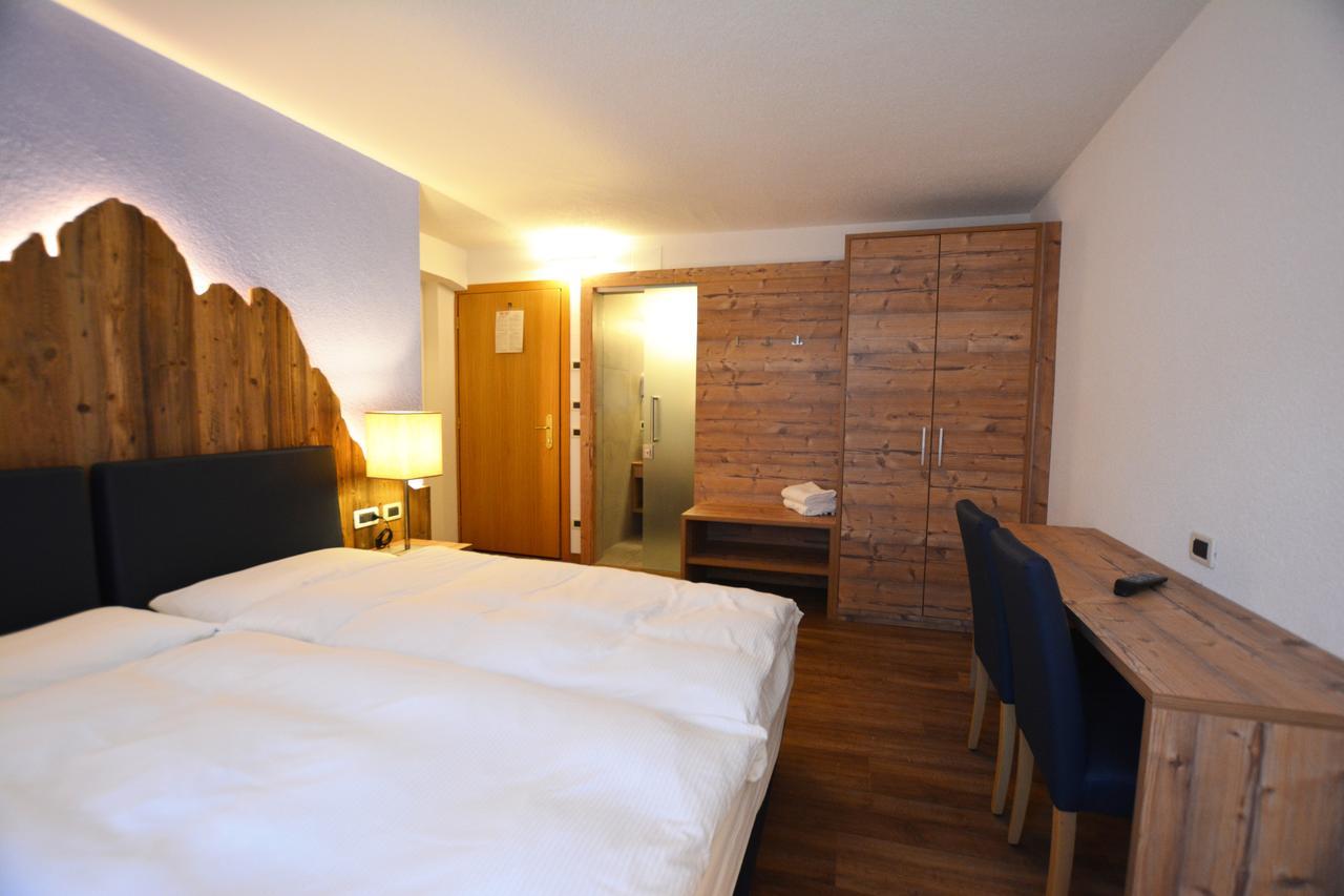 Hotel Garnì Nès Crépes Pozza di Fassa Exterior foto