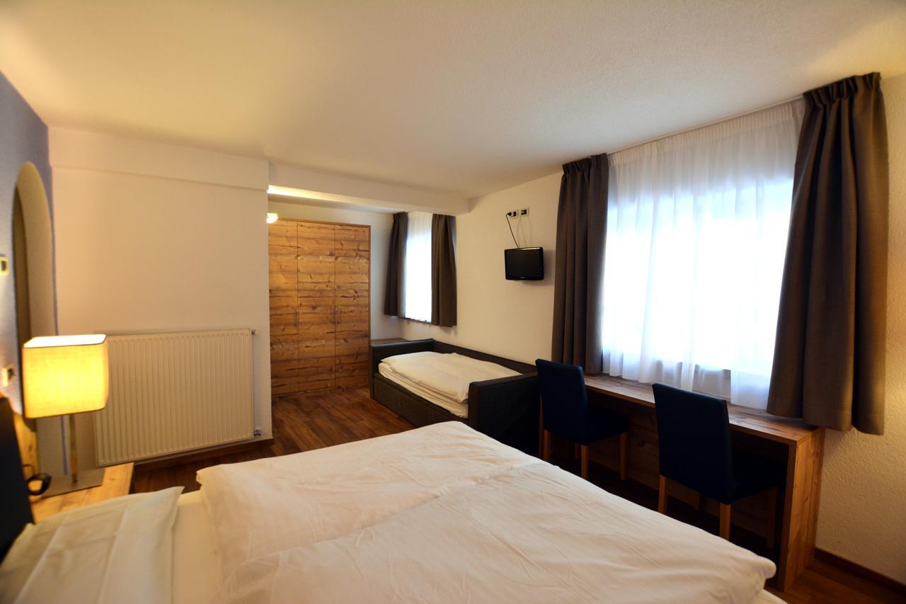 Hotel Garnì Nès Crépes Pozza di Fassa Exterior foto
